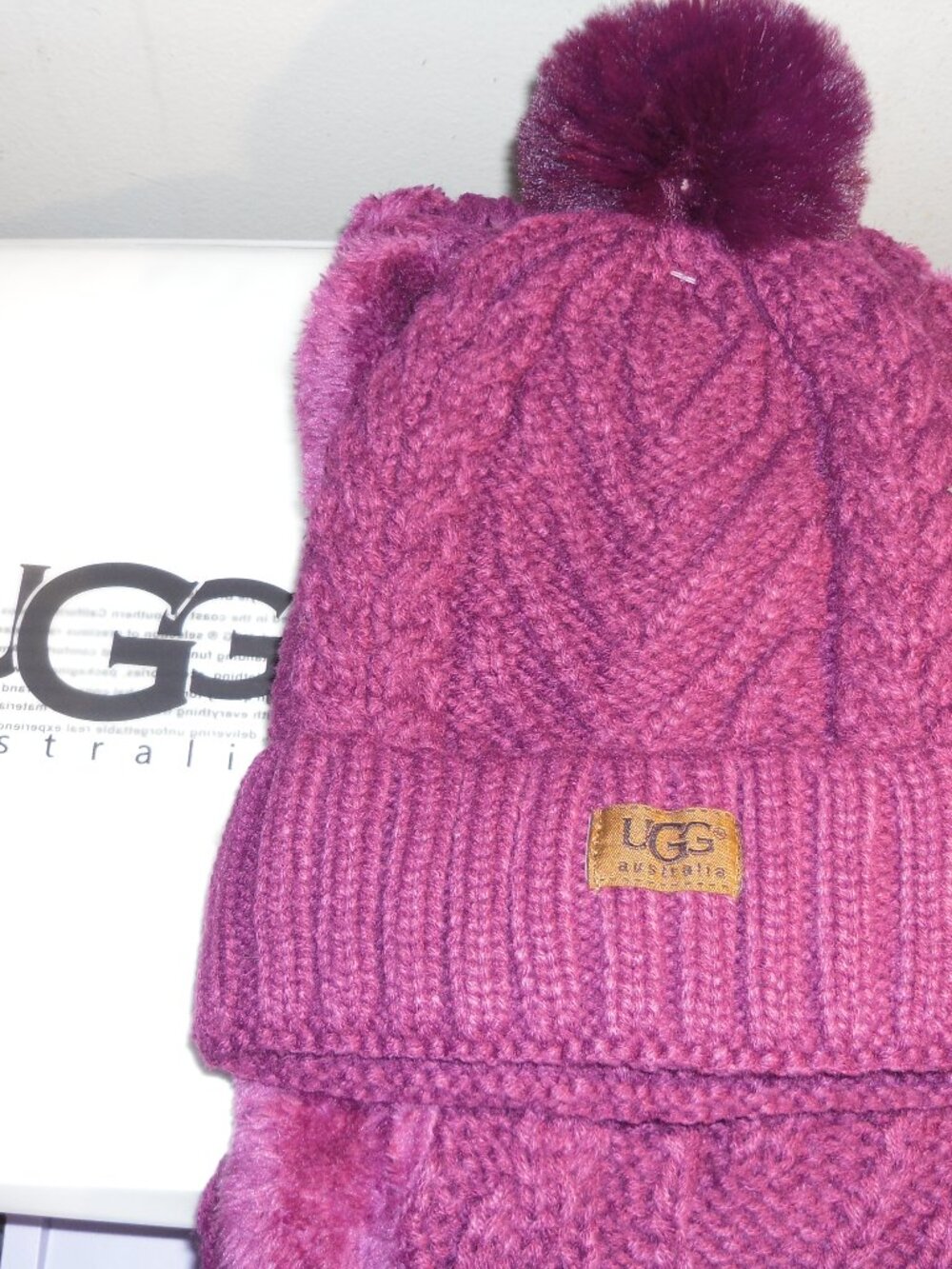 UGG infinity women's winter hat & scarf set PURPLE NEW